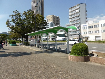 神戸市バスと神姫バスの須磨水族園バス停