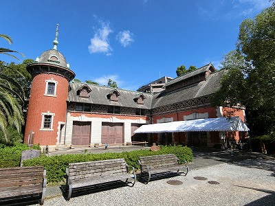 相楽園の旧小寺家厩舎