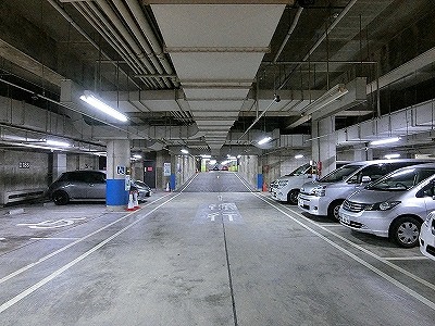 ポートアイランド市民広場地下駐車場