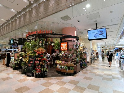 JR神戸駅構内の商業施設プリコ神戸