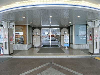 >阪急梅田駅駐車場5F連絡口