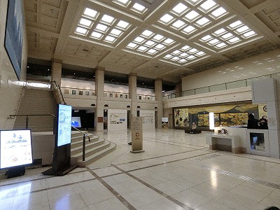 神戸市立博物館ホール（旧東京銀行営業室）