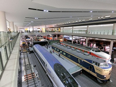 京都鉄道博物館本館吹き抜け