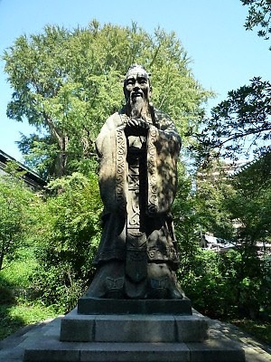 孔子銅像